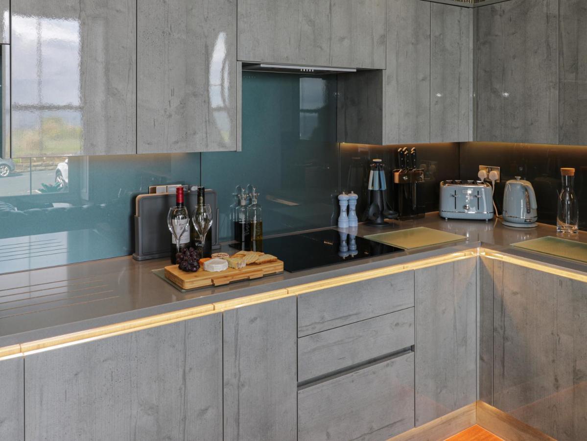 Sapphire Seas Whitby Apartman Kültér fotó