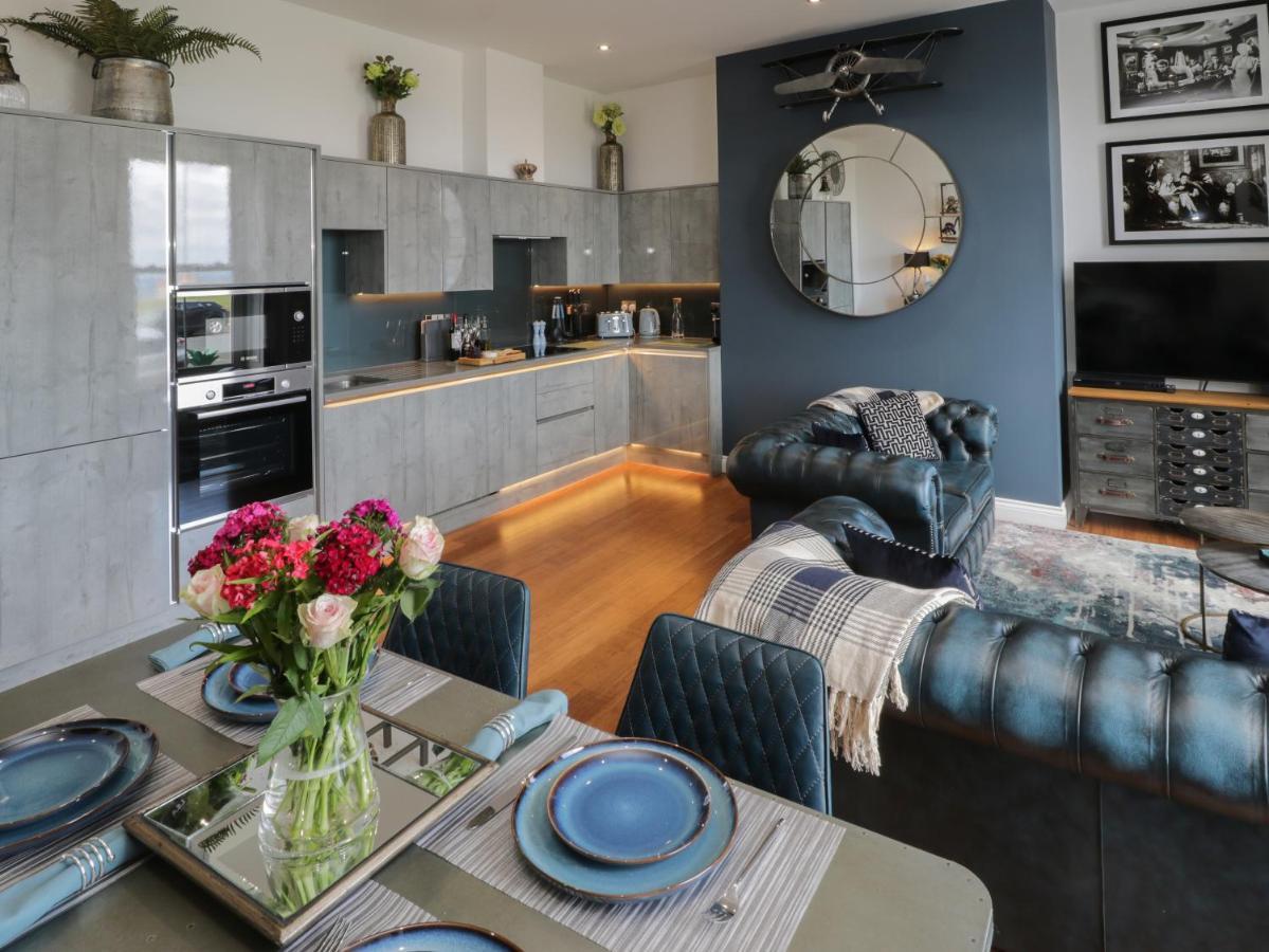 Sapphire Seas Whitby Apartman Kültér fotó