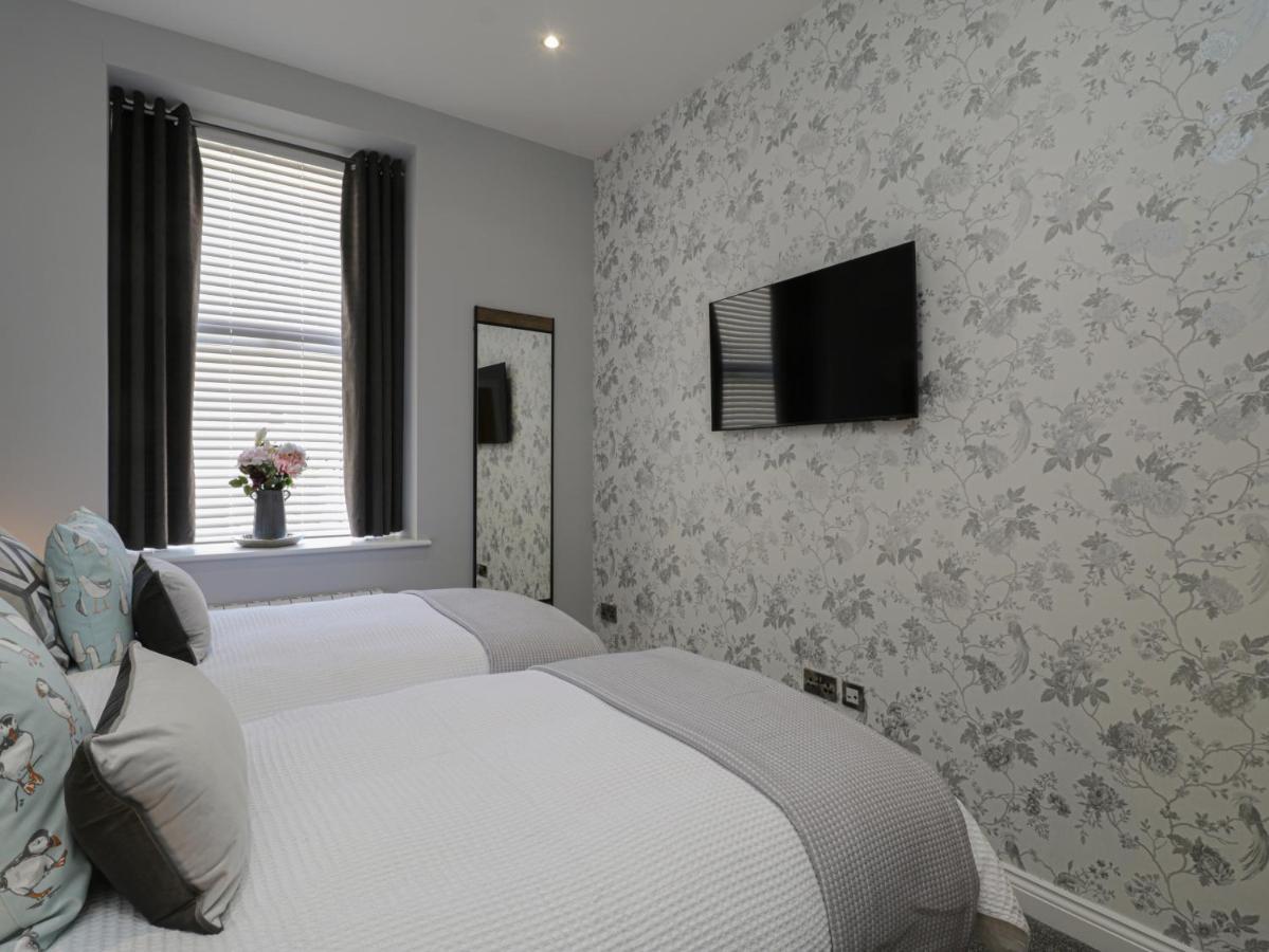 Sapphire Seas Whitby Apartman Kültér fotó