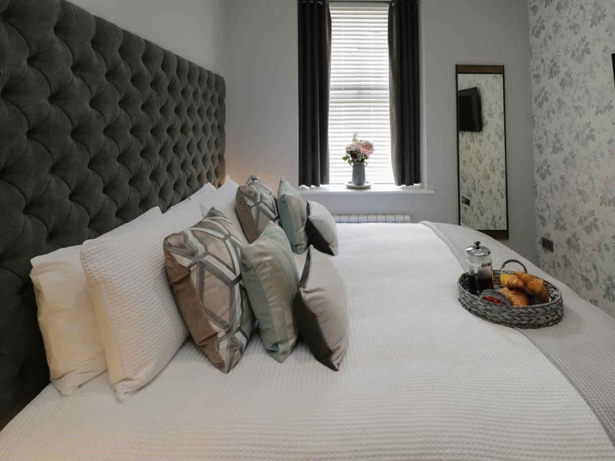Sapphire Seas Whitby Apartman Kültér fotó